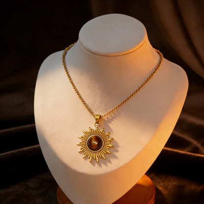 Circular multi-lobed pendant